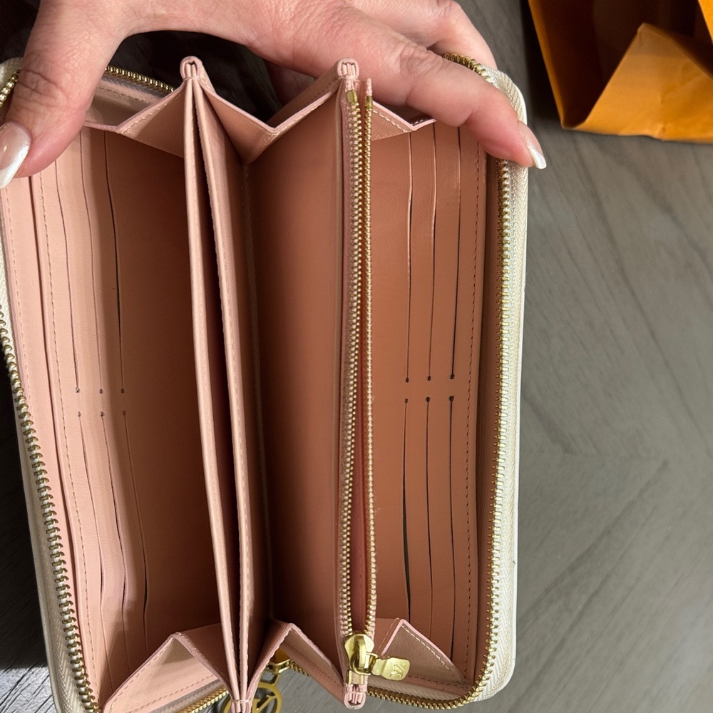 Louis Vuitton Zippy Garden Wallet - Picture 8 of 14